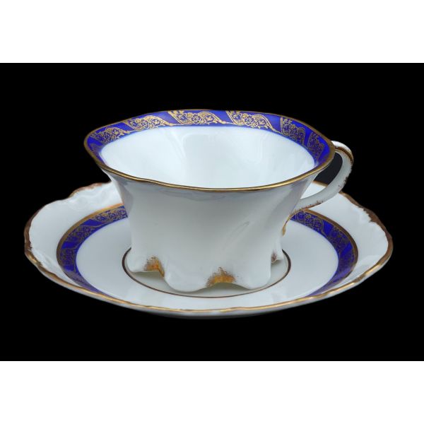 Versailles Bavaria damgalı, ayaklı porselen fincan, fincan çapı 7 cm, yüksekliği 4 cm, Tabak çapı 10 cm...