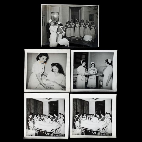 Bir hemşirenin terekesinden, ağırlıkla 1940 - 1960 yılları arasını kapsayan, öğrencilik ve meslek yaşamına ışık tutan 134 adet fotoğraf ve 6 adet belge lotu...