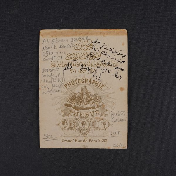 Vatan Şairi Namık Kemal´in oğlu, Servet-i Fünûn şairlerinden Ali Ekrem (Bolayır) Bey´in, ithaflı ve imzalı portre fotoğrafı, Photographie Phebus, Constantinople, 11x15 cm...