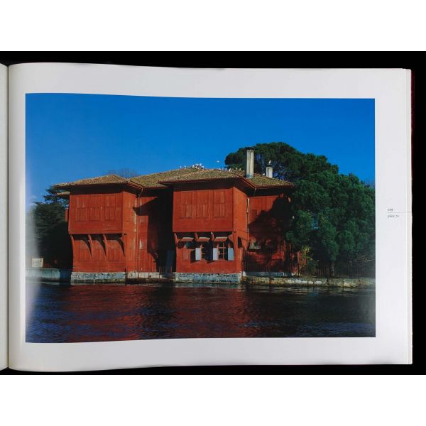 ISTANBUL: CITY OF SEVEN HILLS (A Photographic Journey Through Byzantine and Ottoman Monuments), Cyril Mango, 1994, Ertuğ & Kocabıyık, 177 sayfa, 41x31 cm...+