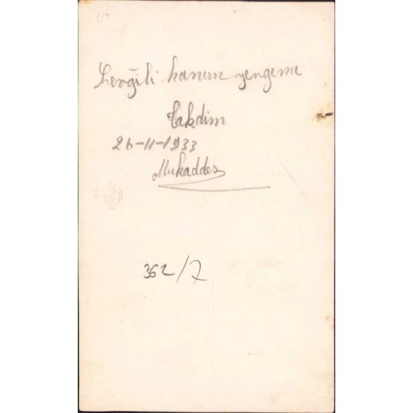 Yöresel kıyafetli çocuk, 1933
